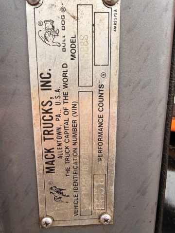 1999 Mack RD688s T:A PLOW DUMP Vin 168611