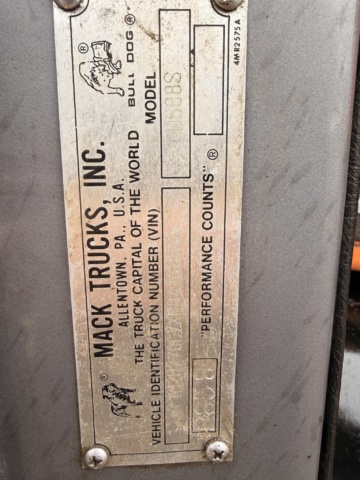 98 Mack Dump 1686 10